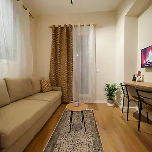 Aj - Hidden Gem In Front Of Taiwan Center Apartment Tirana