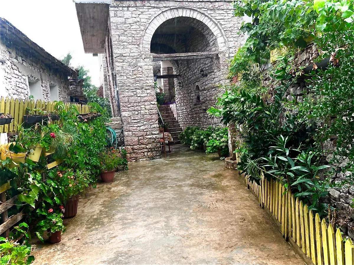 Kubeja Guest House Gjirokaster 0*,